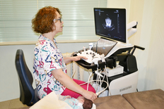 Ultraschalluntersuchung eines Säuglings