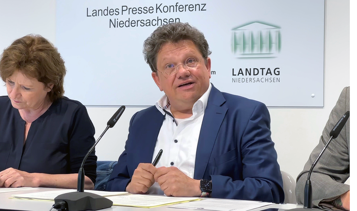 Minister Dr. Philippi in der Landespressekonferenz