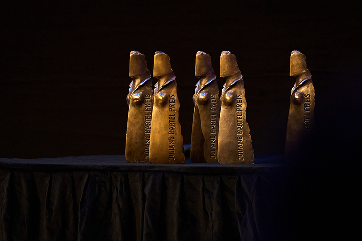 Skulpturen des Juliane Bartel Medienpreises